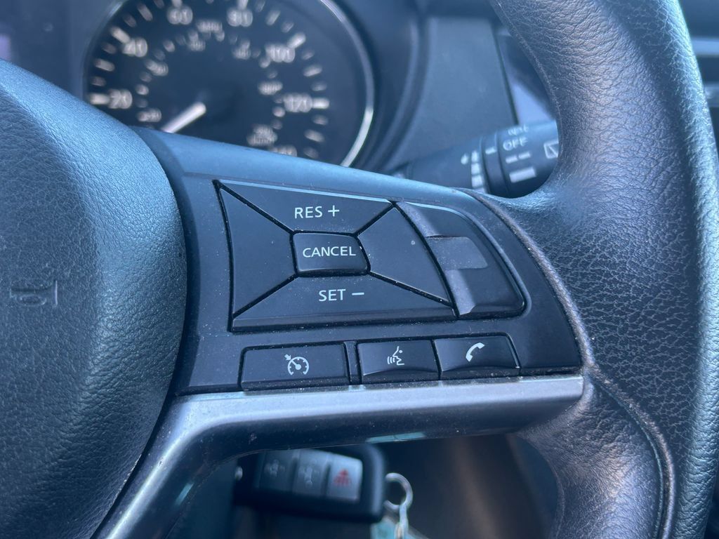 Used 2018 Nissan Rogue S FWD image 16