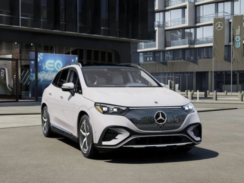 New 2026 Mercedes-Benz EQE 320 4MATIC SUV image 8