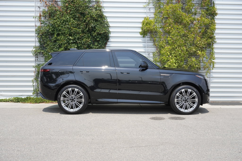 New 2026 Land Rover Range Rover Sport Dynamic SE AWD/4WD image 7