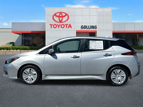 Used 2023 Nissan Leaf S FWD image 2