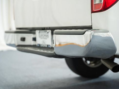 Used 2021 Nissan Frontier SV RWD image 7