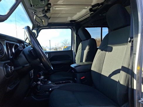 Certified 2020 Jeep Gladiator Sport w/ Quick Order Package 24S image 13