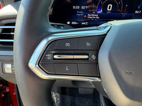 Used 2025 Chevrolet Traverse LT AWD/4WD image 27