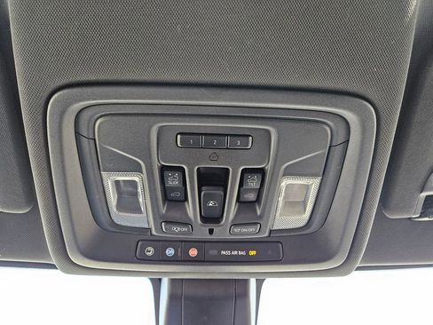 Used 2019 Chevrolet Silverado 1500 High Country w/ Technology Package AWD/4WD image 20