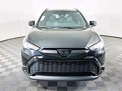 Used 2025 Toyota Corolla Cross SE image 8