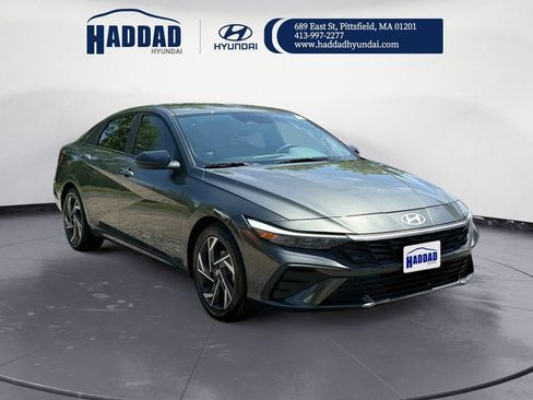 Used 2025 Hyundai Elantra Sport FWD image 7