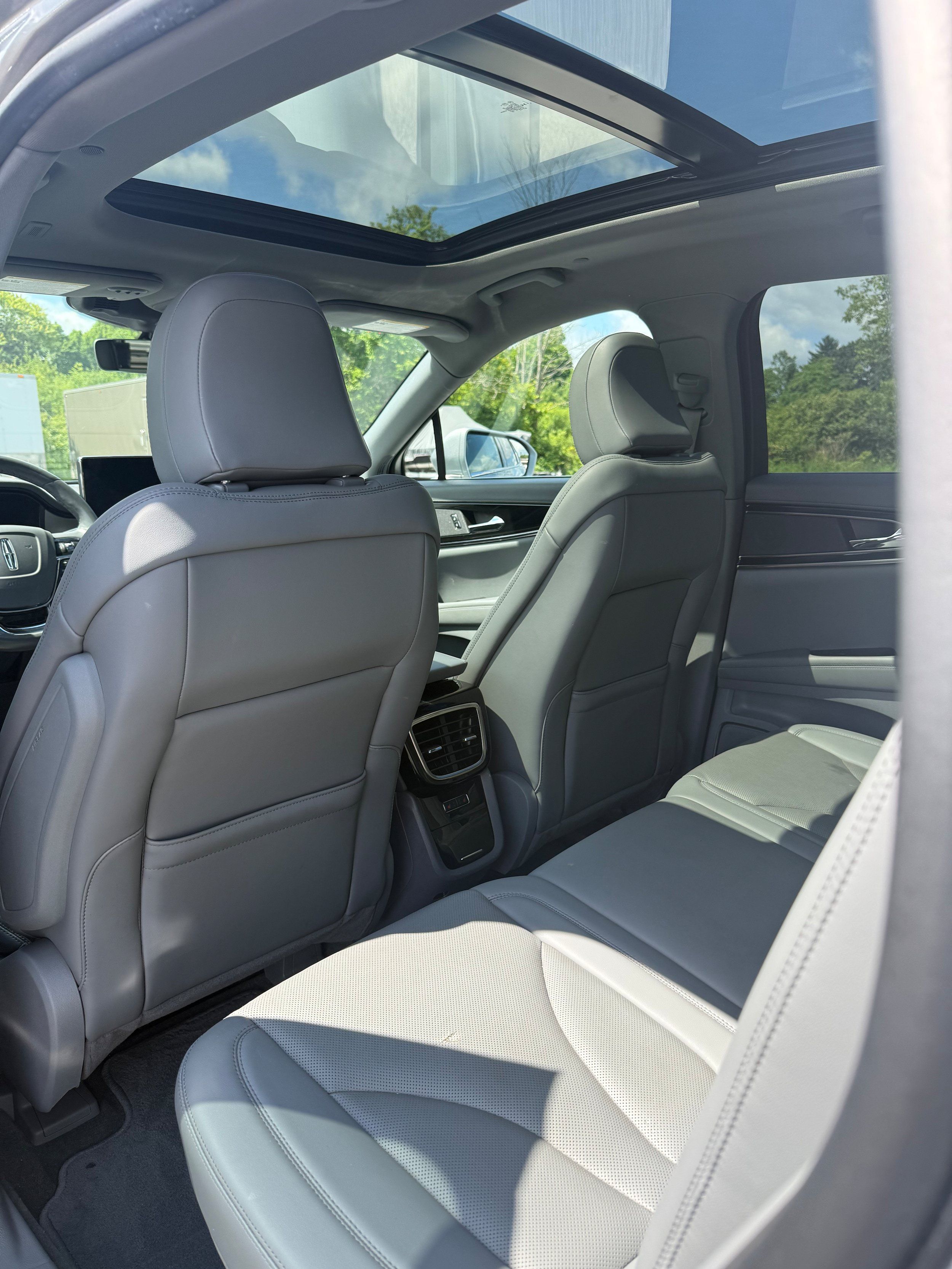 Used 2023 Lincoln Nautilus Reserve AWD/4WD image 17