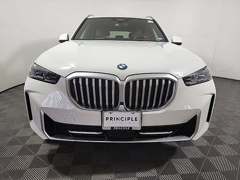 Used 2025 BMW X5 xDrive40i w/ Climate Comfort Package AWD/4WD image 3