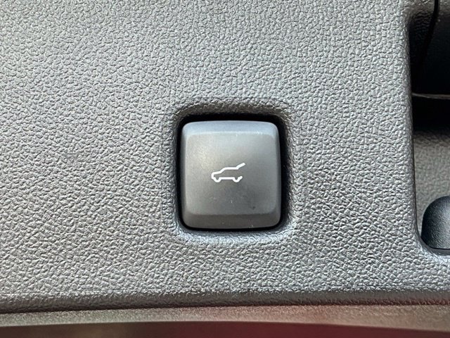 Used 2025 Ford Escape ST-Line Select AWD/4WD image 24