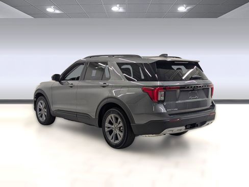 New 2026 Ford Explorer Active w/ Active Comfort Package image 2