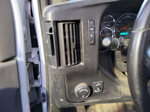 Used 2019 Chevrolet Express 3500 Extended w/ Driver Convenience Package RWD image 13