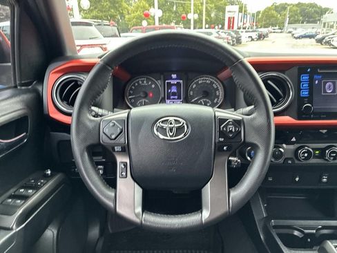 Used 2017 Toyota Tacoma TRD Off-Road w/ Tow Package (A/T) AWD/4WD image 18