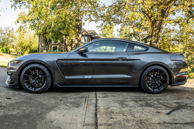 Used 2018 Ford Mustang Shelby GT350 w/ Convenience Package RWD image 2