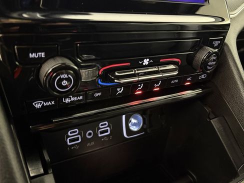 Used 2025 Jeep Grand Cherokee L Laredo image 30