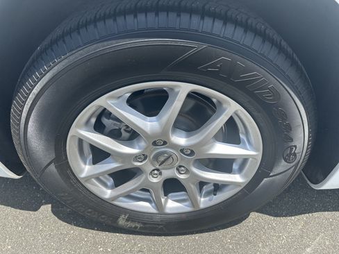 Used 2023 Chrysler Pacifica Touring-L FWD image 32