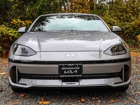 Used 2023 Hyundai Ioniq 6 SEL image 2