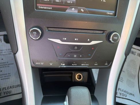 Used 2014 Ford Fusion SE image 24