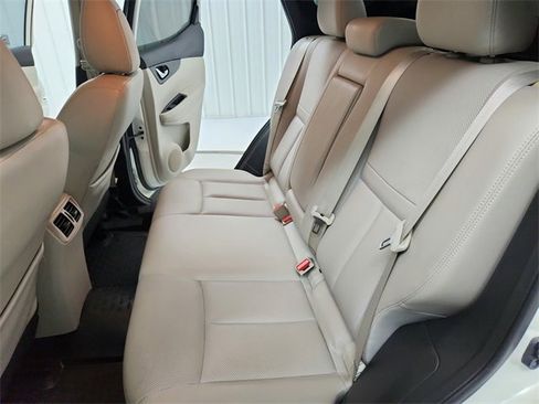 Used 2018 Nissan Rogue Sport SL image 31