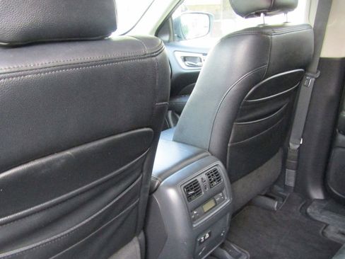 Used 2020 Nissan Pathfinder S AWD/4WD image 11