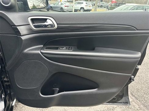 Certified 2022 Jeep Grand Cherokee Laredo X image 8