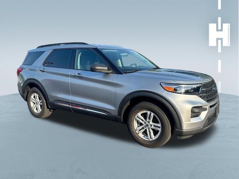Used 2023 Ford Explorer XLT AWD/4WD image 1