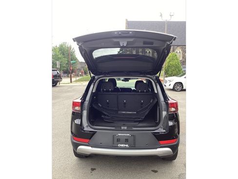 Used 2024 Chevrolet TrailBlazer LT w/ Driver Confidence Package FWD image 10