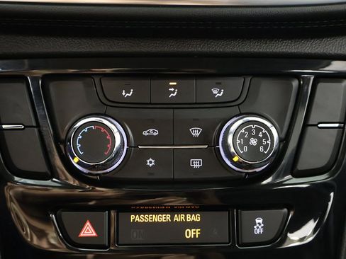 Used 2018 Buick Encore Preferred image 40