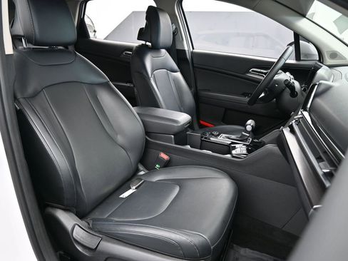 Used 2024 Kia Sportage EX image 47