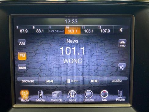 Used 2017 Jeep Grand Cherokee Overland image 31