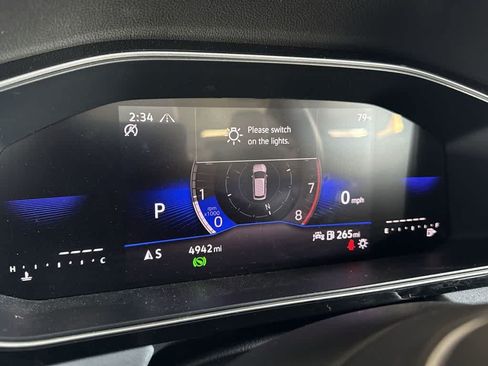 Used 2025 Volkswagen Jetta SE FWD image 16
