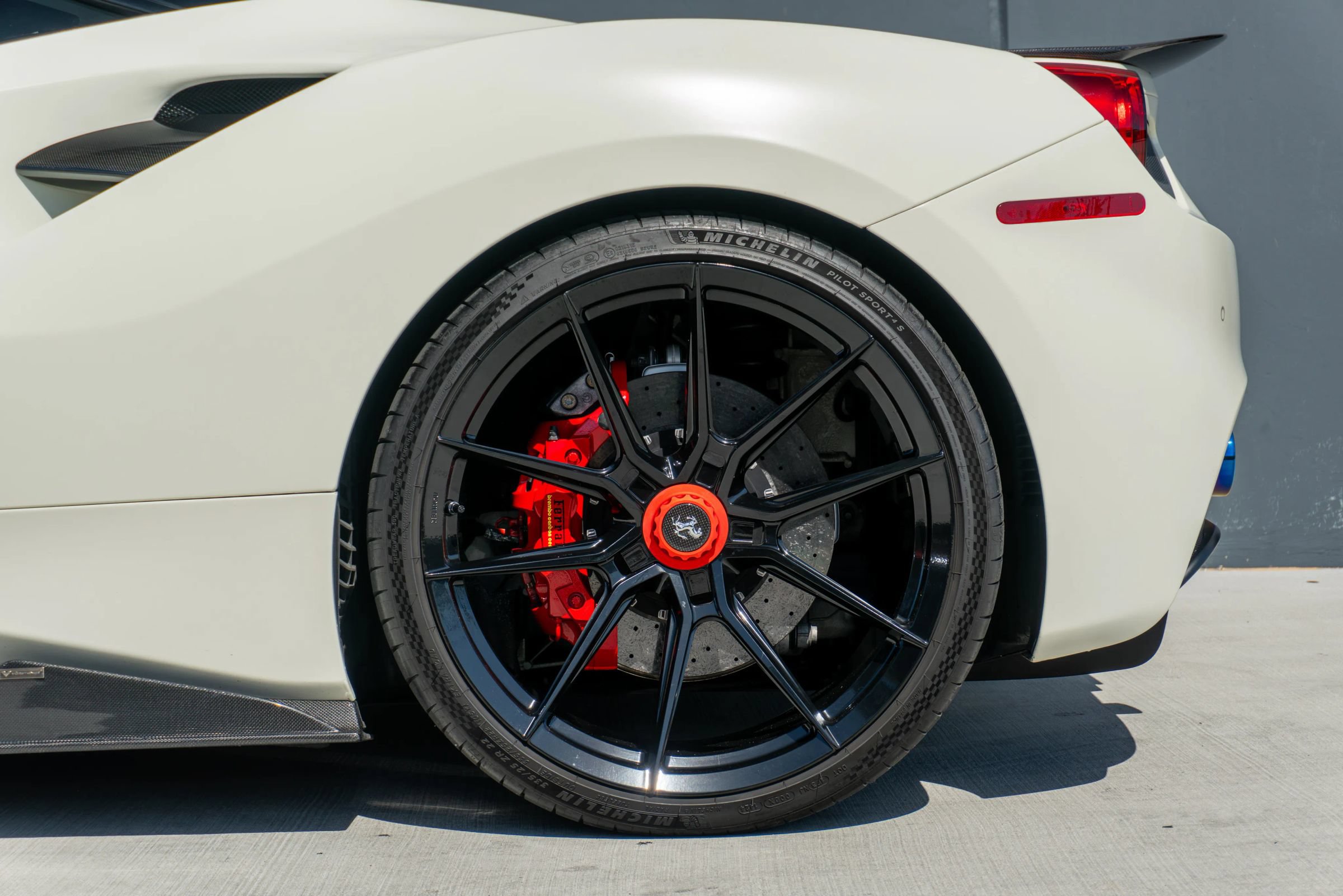 Used 2018 Ferrari 488 GTB RWD image 20