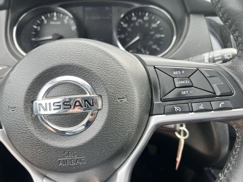 Used 2018 Nissan Rogue S w/ S Value Package AWD/4WD image 25