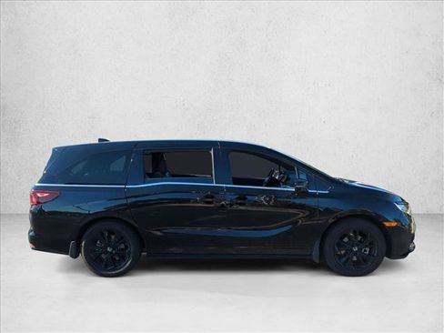 Used 2024 Honda Odyssey Sport image 4