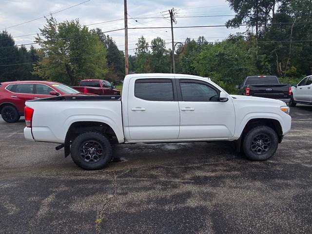 Used 2016 Toyota Tacoma SR AWD/4WD image 8