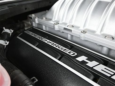 Used 2019 Dodge Challenger SRT Hellcat Redeye image 23