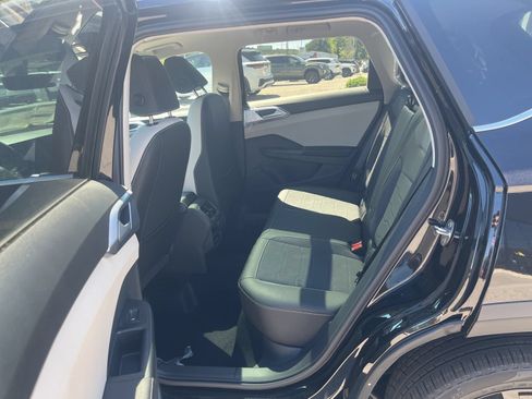 New 2026 Volkswagen Taos SE FWD image 22