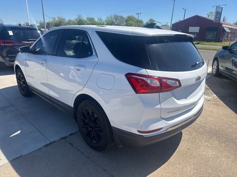 Used 2018 Chevrolet Equinox LT image 3
