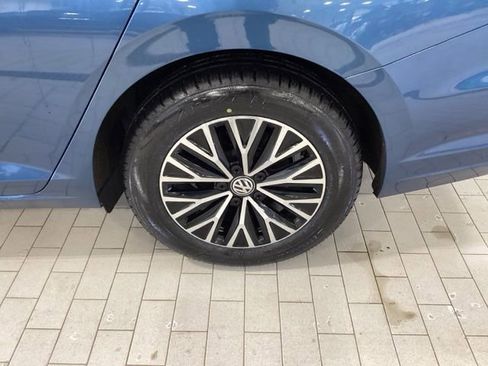 Certified 2021 Volkswagen Jetta SE image 24