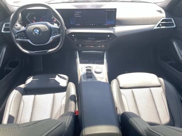 Used 2025 BMW 330i xDrive Sedan AWD/4WD image 16