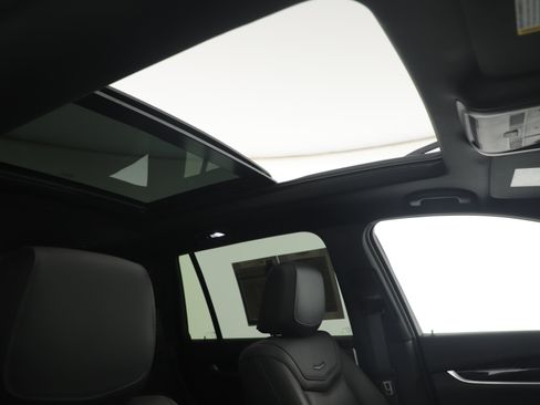 Used 2024 Cadillac XT6 Premium Luxury w/ Technology Package image 14