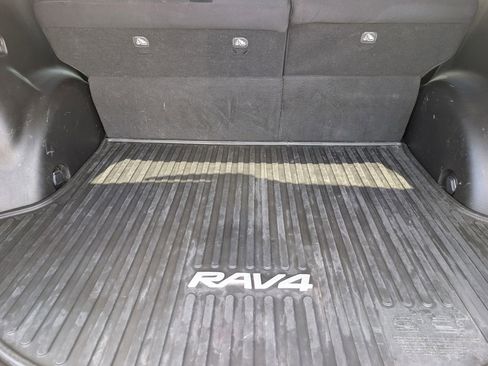 Used 2017 Toyota RAV4 LE w/ All Weather Liner Package AWD/4WD image 21