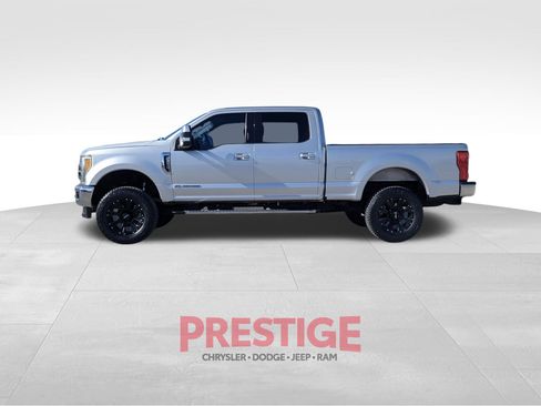 Used 2017 Ford F250 Lariat w/ Lariat Value Package AWD/4WD image 12