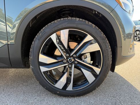 New 2026 Volvo XC40 B5 Ultra w/ Protection Package Premier image 7