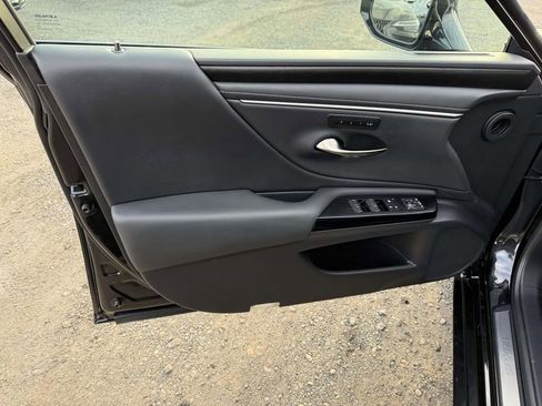 Used 2025 Lexus ES 350 Premium image 13