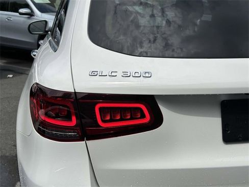 Certified 2022 Mercedes-Benz GLC 300 4MATIC image 9