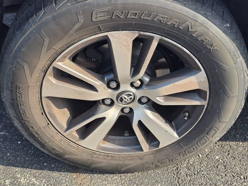 Used 2016 Toyota RAV4 XLE AWD/4WD image 10