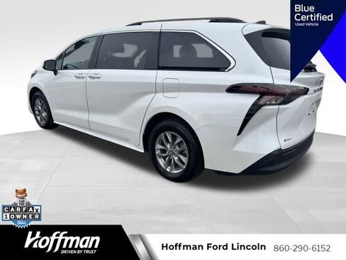 Used 2025 Toyota Sienna XLE image 6