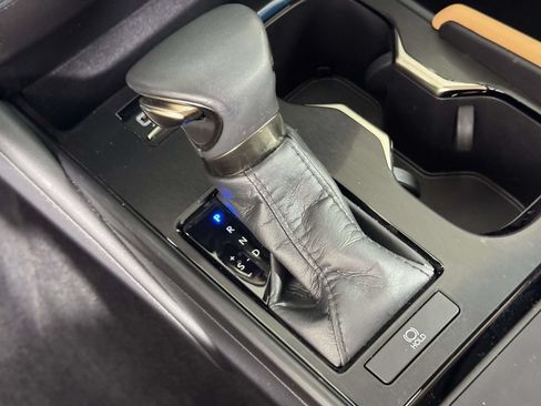 Used 2024 Lexus ES 350 w/ Premium Package FWD image 30