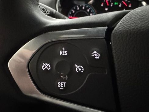 Used 2023 Chevrolet Traverse LT w/ Rear Camera Mirror Package image 33