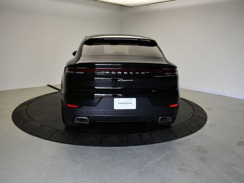 New 2026 Porsche Cayenne Coupe AWD/4WD image 7